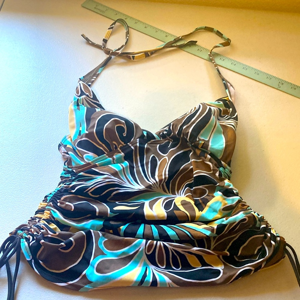 Croft and Barrow tankini top. Multiple color print. Size 8.